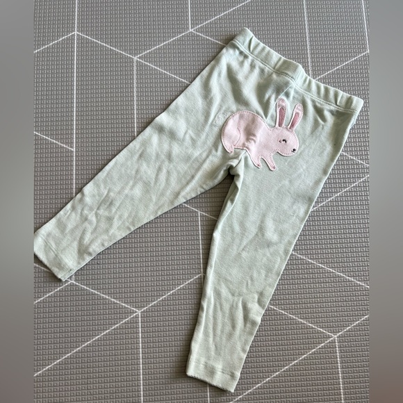 Carter’s girls pants with Rabbit detail - Picture 1 of 3